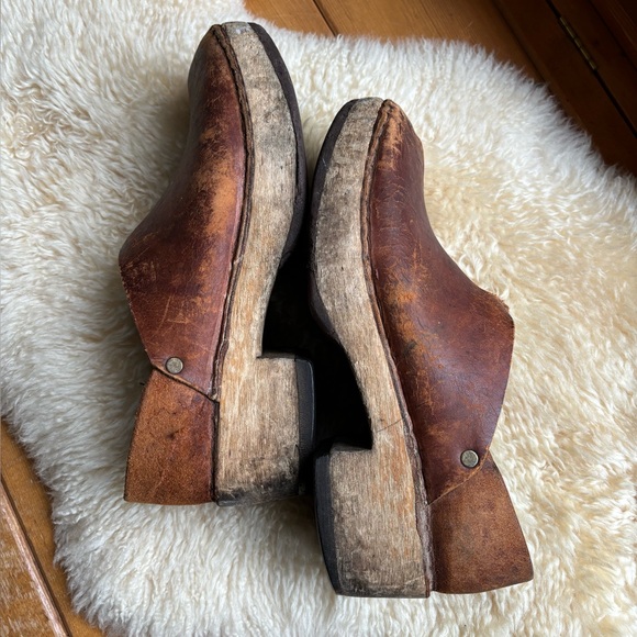 Antique Handmade Leather Clogs - Picture 5 of 15
